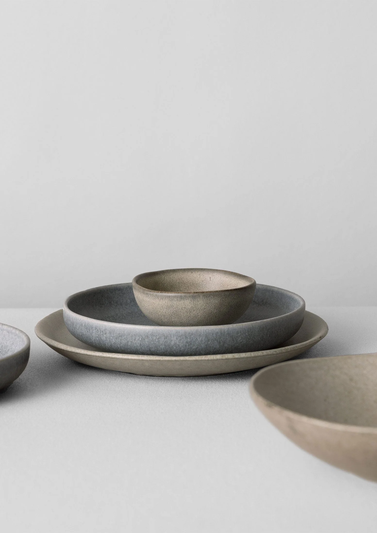 Cove Stoneware Dinner Plate | Speckled Grey - Image 2