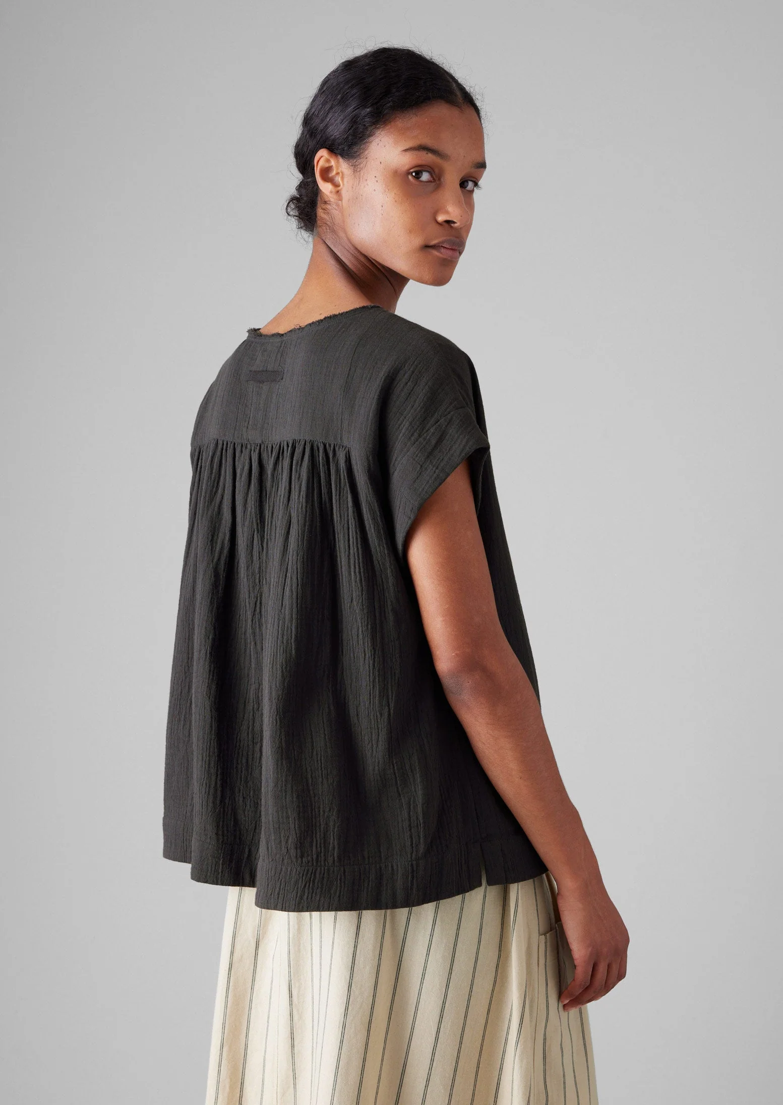 Crinkle Cotton Gauze Top | Black Pepper - Image 2