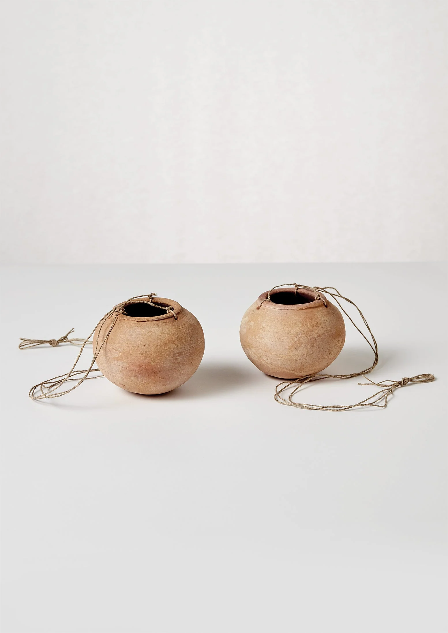 Lata Terracotta Hanging Planter Set | Terracotta - Image 4