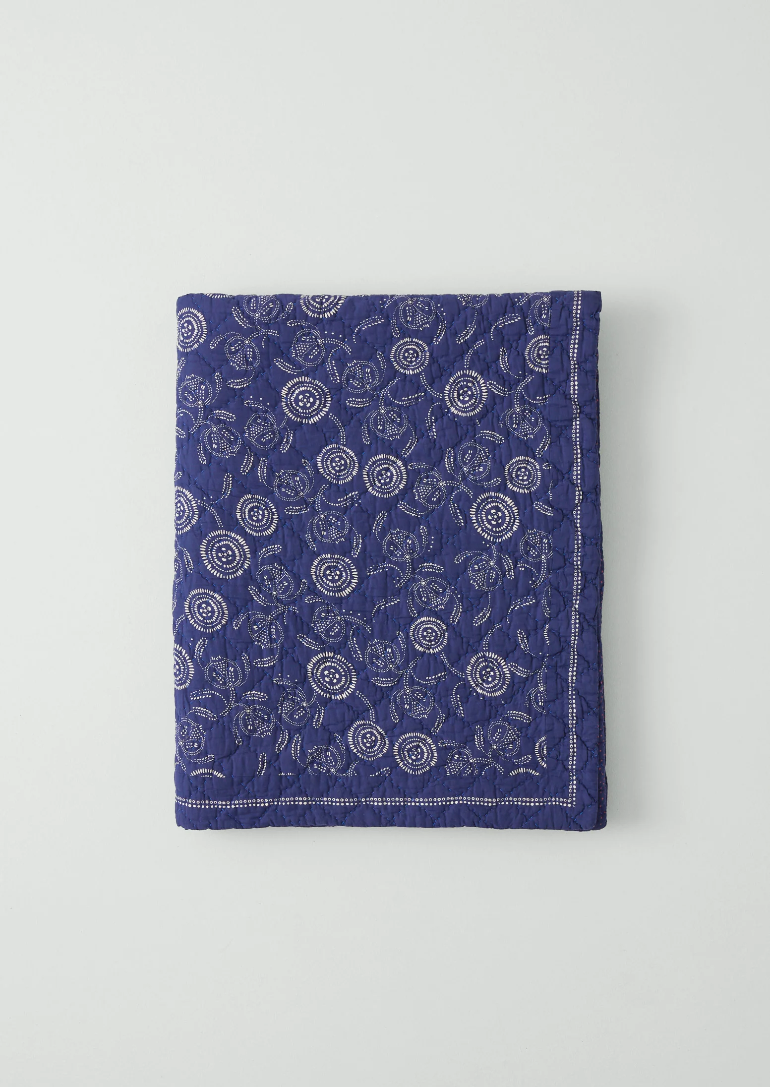 Pomegranate Print Quilt | Indigo Blue/Ecru
