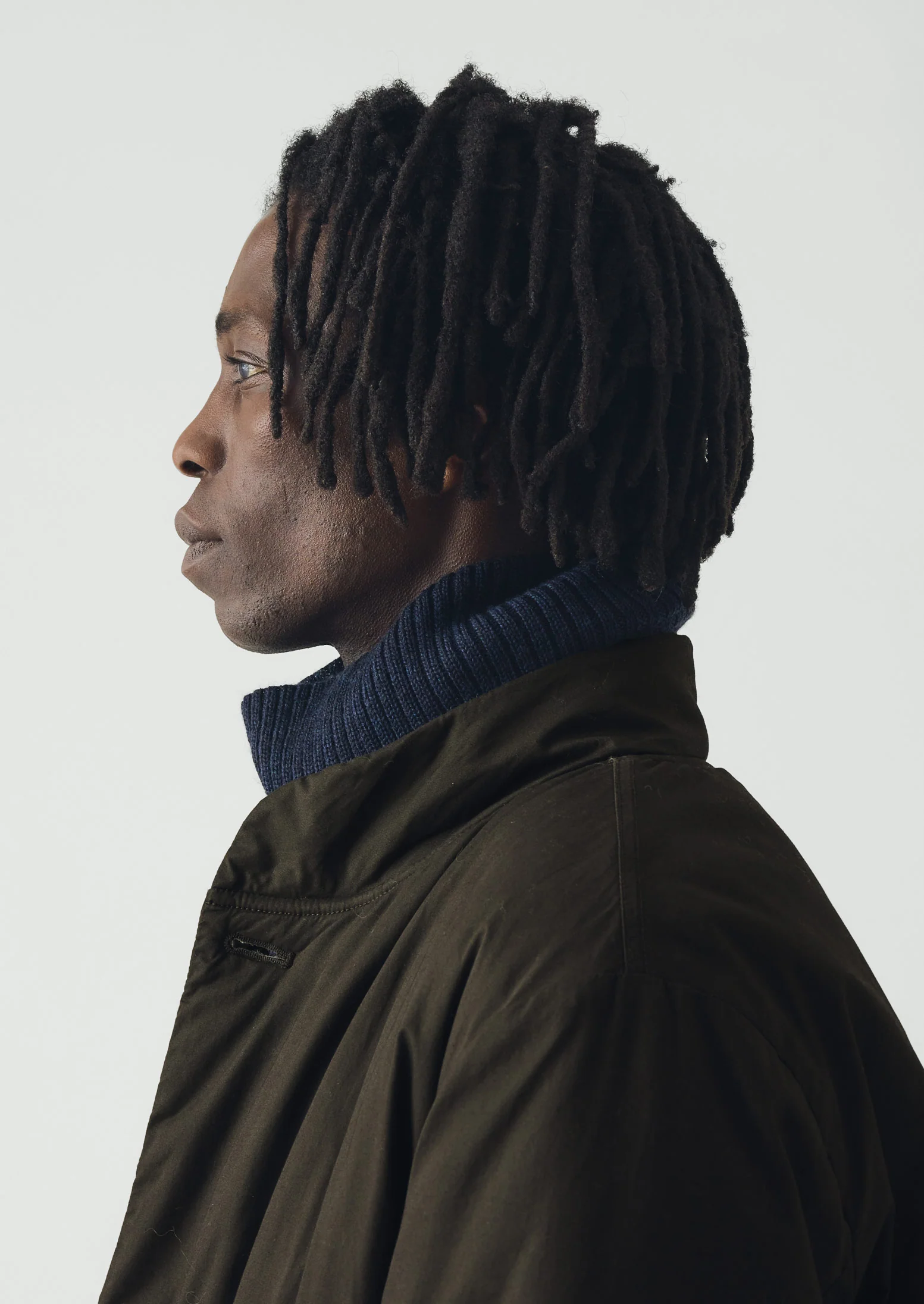 Rototo Merino Seamless Snood | Navy - Image 3