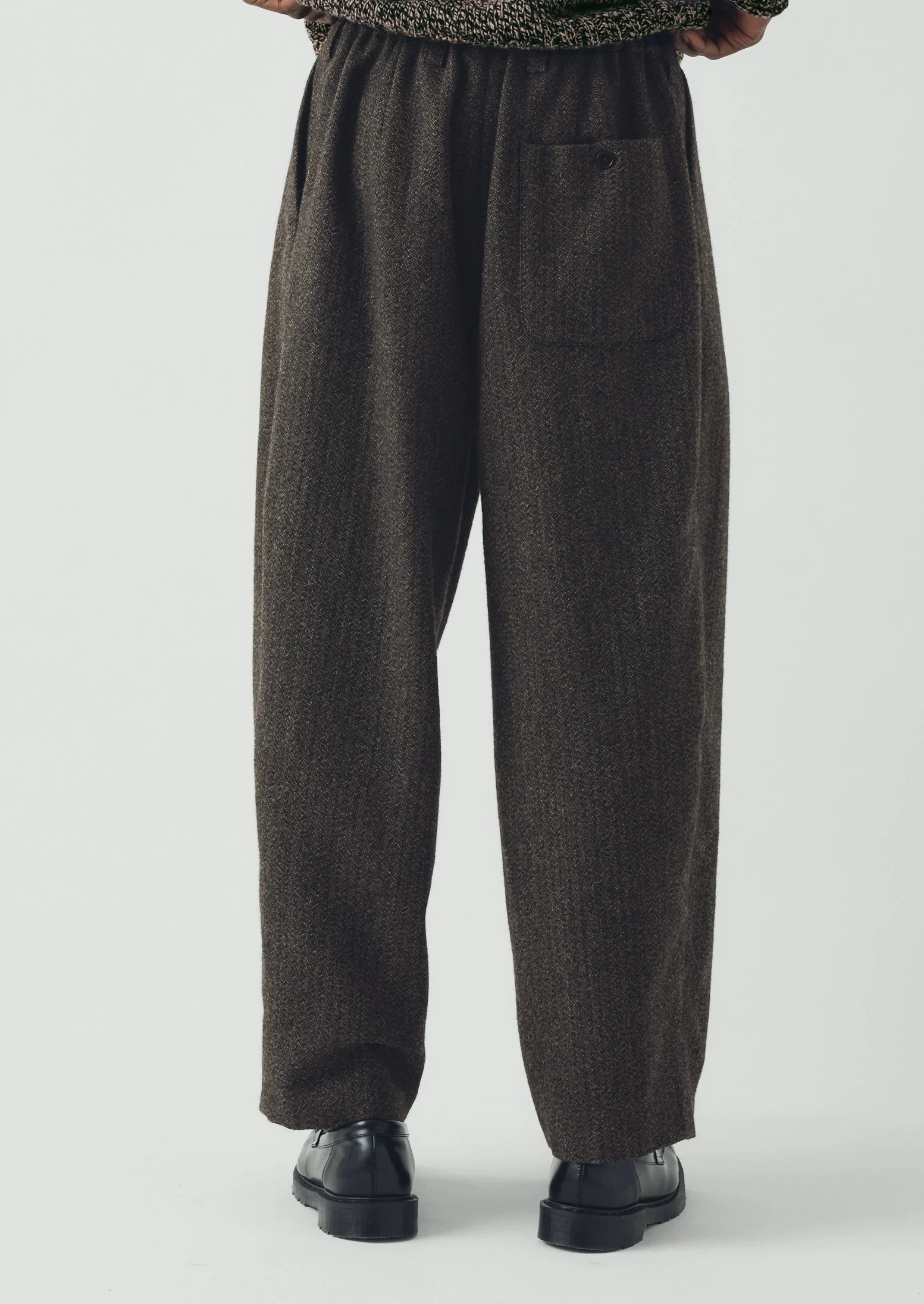 Wool Broken Herringbone Pleat Trousers | Charcoal Mouline - Image 4